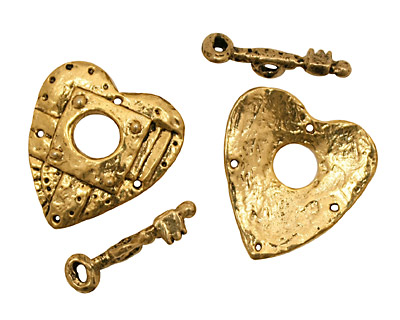 Green Girl Gold (plated pewter) Heart and Key Toggle 21x22mm, 20mm bar