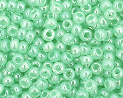 TOHO Ceylon Celery Round 11/0 Seed Bead