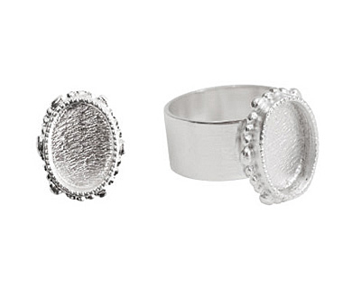 Nunn Design Sterling Silver (plated) Small Ornate Oval Bezel Adjustable Ring 15x18mm