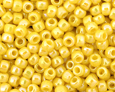 TOHO Opaque Rainbow Dandelion Round 11/0 Seed Bead