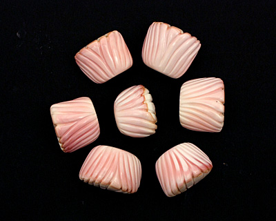 Pink Shell Carved Fish Tail 15-17x21-24mm