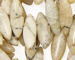African Opal Spear Drop Graduated 8x18-28mm