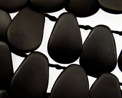 Brazil Black Stone (matte-finish) Waved Leaf Drop 13x18mm