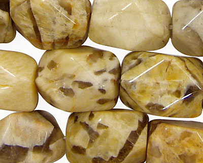 Feldspath Faceted Nugget 18-20x12-15mm